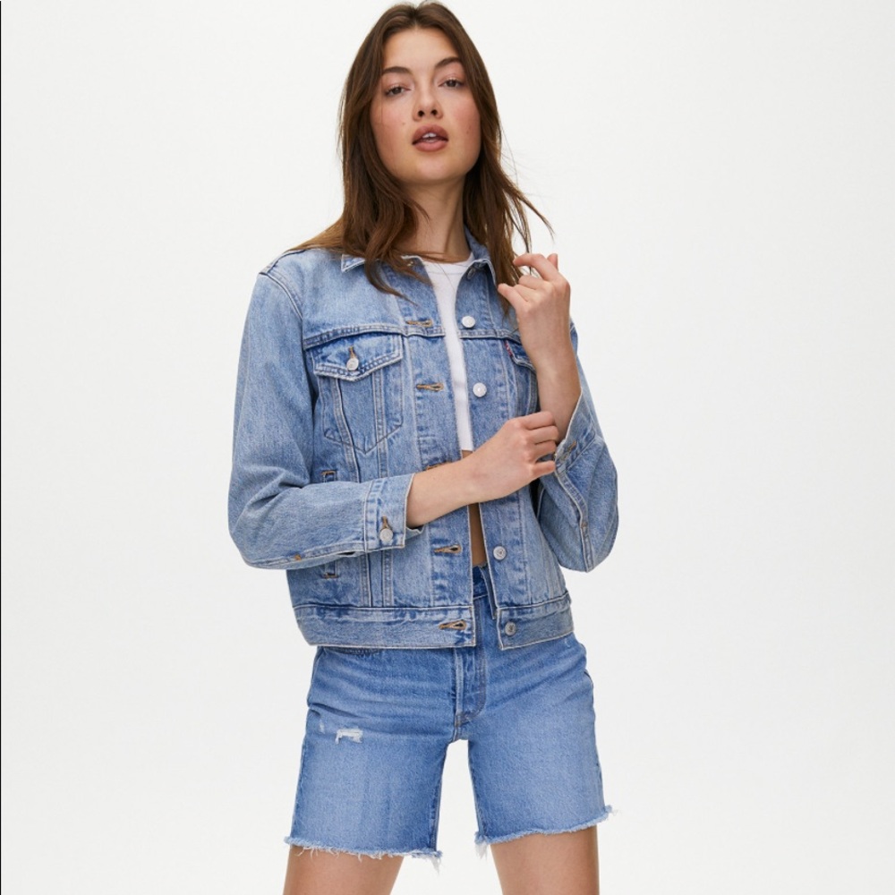 Aritzia Levi’s Ex-Boyfriend Trucker Oversized Denim Jacket, Size S in Real Blue